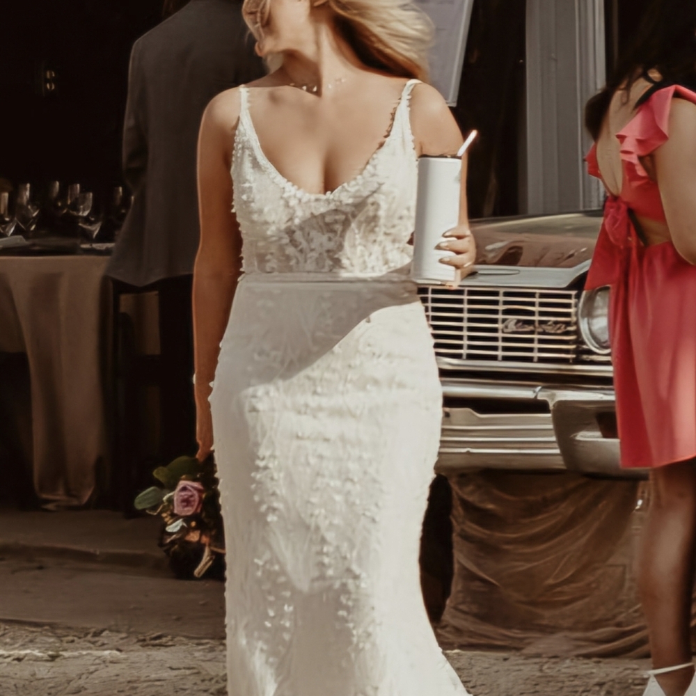 Made With Love "Harlow" Wedding Dress - Typical Dress Size 6-8 - Picture 5 of 7